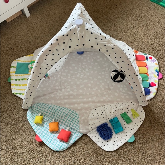 LOVEVERY PLAY GYM - Picture 1 of 10